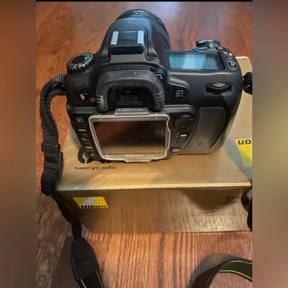 Nikon D80 digital SLR camera package.